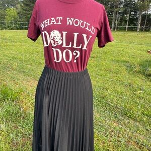 What Would Dolly Do? Women's Tshirt Small